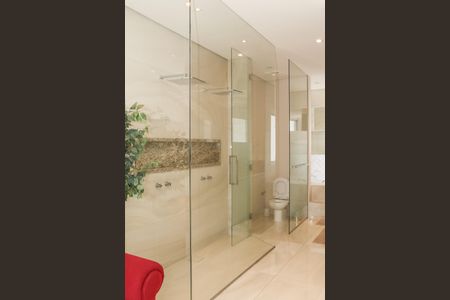 Casa à venda com 470m², 5 quartos e 4 vagas Casa à venda com 470m², 5 quartos e 4 vagasBanheiro da Suite 3