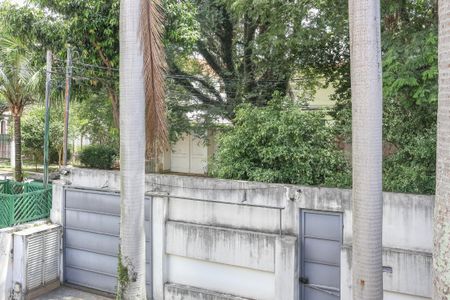 Casa à venda com 470m², 5 quartos e 4 vagas Casa à venda com 470m², 5 quartos e 4 vagasVista da Sacada