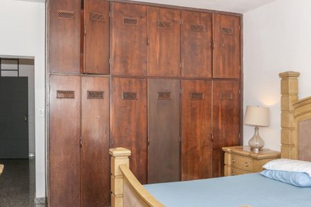 Casa à venda com 470m², 5 quartos e 4 vagas Casa à venda com 470m², 5 quartos e 4 vagasSuíte 2