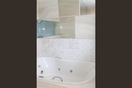 Casa à venda com 470m², 5 quartos e 4 vagas Casa à venda com 470m², 5 quartos e 4 vagasBanheiro da Suite 3