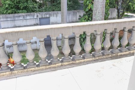 Casa à venda com 470m², 5 quartos e 4 vagas Casa à venda com 470m², 5 quartos e 4 vagasVista do Quarto 5