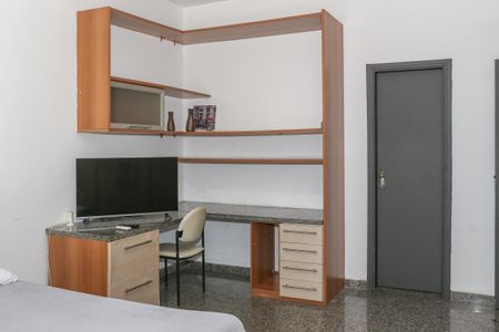 Casa à venda com 470m², 5 quartos e 4 vagas Casa à venda com 470m², 5 quartos e 4 vagasSuíte 4