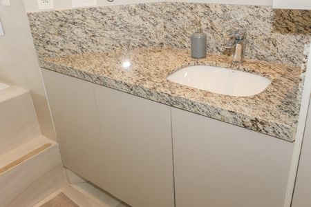 Casa à venda com 470m², 5 quartos e 4 vagas Casa à venda com 470m², 5 quartos e 4 vagasBanheiro da Suite 3