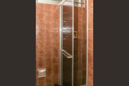 Casa à venda com 470m², 5 quartos e 4 vagas Casa à venda com 470m², 5 quartos e 4 vagasBanheiro da Suíte 2