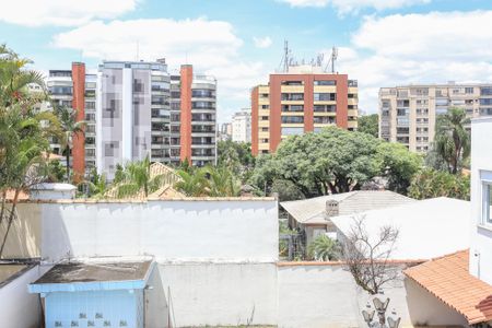 Casa à venda com 470m², 5 quartos e 4 vagas Casa à venda com 470m², 5 quartos e 4 vagasVista da Suíte 2