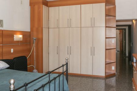 Casa à venda com 470m², 5 quartos e 4 vagas Casa à venda com 470m², 5 quartos e 4 vagasSuíte 1