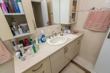 Apartamento à venda com 86m², 3 quartos e 1 vaga Apartamento à venda com 86m², 3 quartos e 1 vagaBanheiro Social