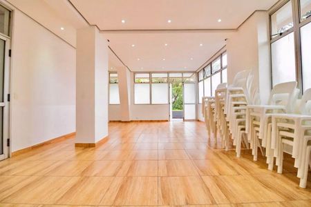 Apartamento para alugar com 50m², 2 quartos e 1 vaga Apartamento para alugar com 50m², 2 quartos e 1 vagaÁrea comum - Salão de festas