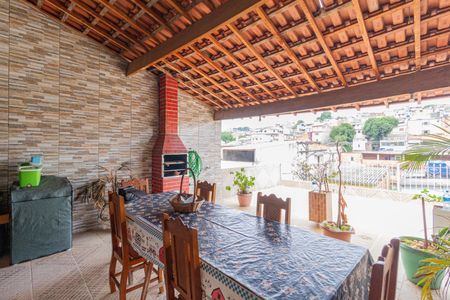 Casa para alugar com 150m², 2 quartos e sem vagaQuintal