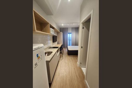 Cozinha de kitnet/studio para alugar com 1 quarto, 23m² em República, São Paulo