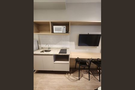 Cozinha de kitnet/studio para alugar com 1 quarto, 23m² em República, São Paulo