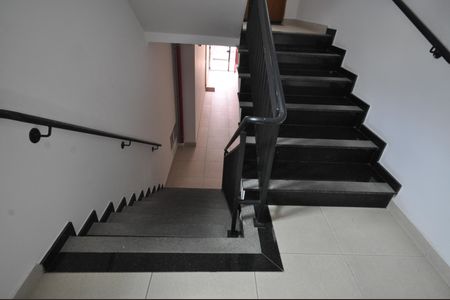 Apartamento à venda com 51m², 2 quartos e sem vagaEscada de acesso