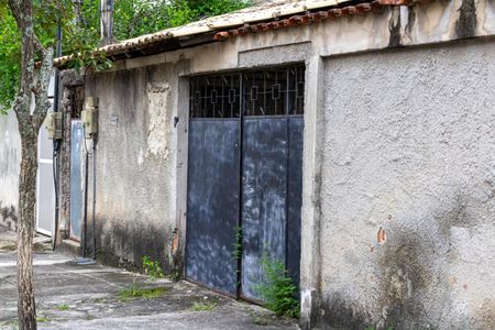 Casa para alugar com 90m², 2 quartos e 2 vagas Casa para alugar com 90m², 2 quartos e 2 vagasFachada