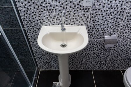 Casa para alugar com 90m², 2 quartos e 2 vagas Casa para alugar com 90m², 2 quartos e 2 vagasBanheiro da Suíte