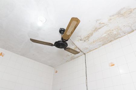 Casa para alugar com 90m², 2 quartos e 2 vagas Casa para alugar com 90m², 2 quartos e 2 vagasCopa