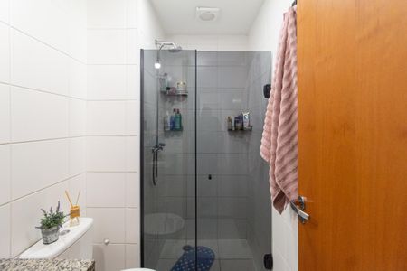 Apartamento à venda com 44m², 2 quartos e 1 vaga Apartamento à venda com 44m², 2 quartos e 1 vagaBanheiro