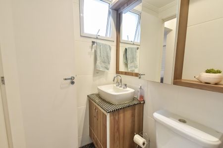 Apartamento à venda com 81m², 2 quartos e 2 vagas Apartamento à venda com 81m², 2 quartos e 2 vagasBanheiro da suíte