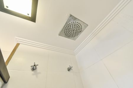 Apartamento à venda com 81m², 2 quartos e 2 vagas Apartamento à venda com 81m², 2 quartos e 2 vagasBanheiro da suíte