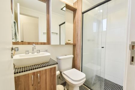 Apartamento à venda com 81m², 2 quartos e 2 vagas Apartamento à venda com 81m², 2 quartos e 2 vagasBanheiro da suíte