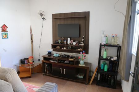 Sala de casa à venda com 2 quartos, 360m² em Água Branca, Contagem