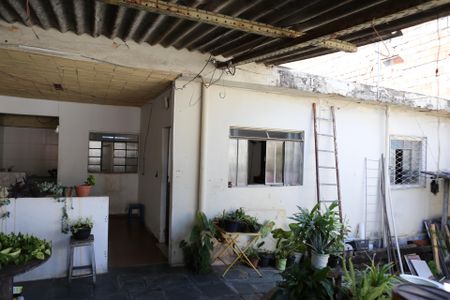 Casa à venda com 360m², 2 quartos e 2 vagasQuintal