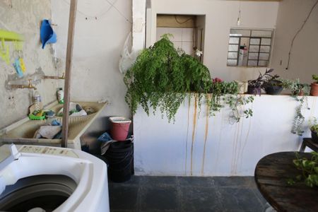 Casa à venda com 360m², 2 quartos e 2 vagasÁrea de Serviço