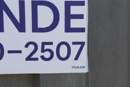 Casa à venda com 360m², 2 quartos e 2 vagasPlaquinha Instalada 20/02/2026 YOJA-539