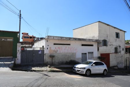 Casa à venda com 360m², 2 quartos e 2 vagasFachada/ Plaquinha Instalada 20/02/2026 YOJA-539