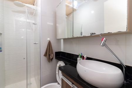 Casa de condomínio à venda com 77m², 2 quartos e 2 vagasBanheiro 1