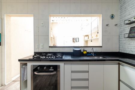 Casa de condomínio à venda com 77m², 2 quartos e 2 vagasCozinha