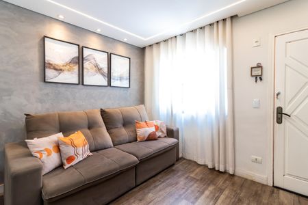 Casa de condomínio à venda com 77m², 2 quartos e 2 vagasSala