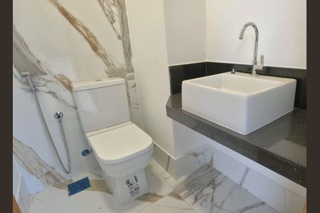 Casa à venda com 149m², 4 quartos e 2 vagas