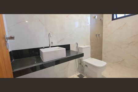 Casa à venda com 149m², 4 quartos e 2 vagas