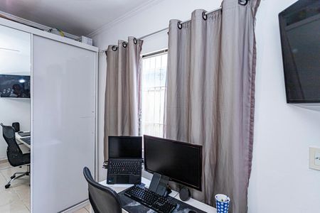 Casa à venda com 105m², 4 quartos e 2 vagasQuarto 4