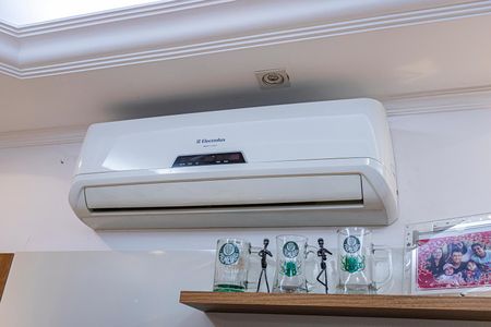 Casa à venda com 105m², 4 quartos e 2 vagasSala