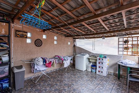 Casa à venda com 105m², 4 quartos e 2 vagasÁrea de Serviço