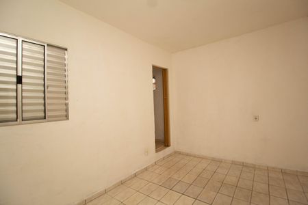 Sala/Quarto de casa para alugar com 1 quarto, 45m² em Vila Zat, São Paulo