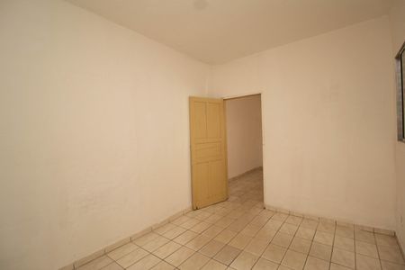 Sala/Quarto de casa para alugar com 1 quarto, 45m² em Vila Zat, São Paulo