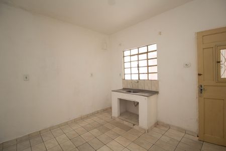 Cozinha de casa para alugar com 1 quarto, 45m² em Vila Zat, São Paulo