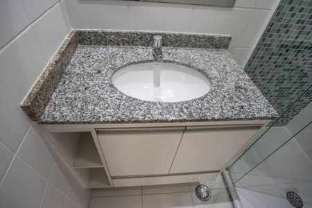 Apartamento para alugar com 79m², 3 quartos e 2 vagasBanheiro social 