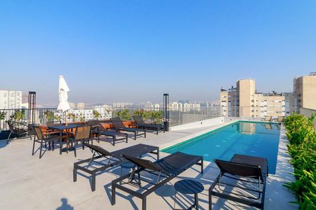 Apartamento à venda com 37m², 1 quarto e sem vaga Apartamento à venda com 37m², 1 quarto e sem vagaÁrea comum - Piscina