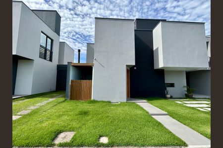 Casa de condomínio para alugar com 210m², 4 quartos e 3 vagas Casa de condomínio para alugar com 210m², 4 quartos e 3 vagasFachada
