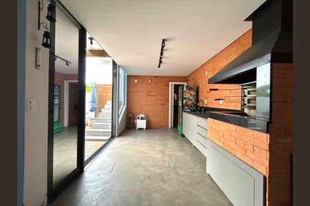 Casa de condomínio para alugar com 210m², 4 quartos e 3 vagas Casa de condomínio para alugar com 210m², 4 quartos e 3 vagasÁrea gourmet