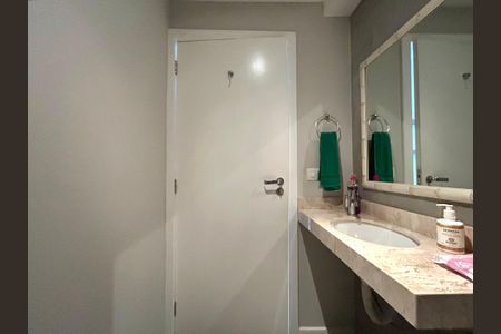 Casa de condomínio para alugar com 210m², 4 quartos e 3 vagas Casa de condomínio para alugar com 210m², 4 quartos e 3 vagasLavabo 1