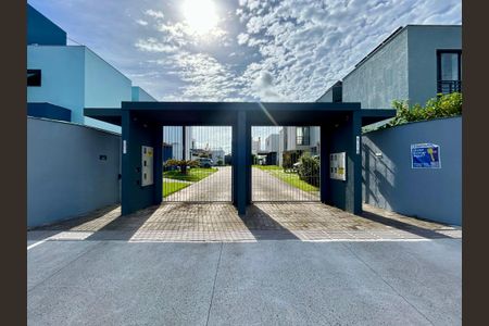 Casa de condomínio para alugar com 210m², 4 quartos e 3 vagas Casa de condomínio para alugar com 210m², 4 quartos e 3 vagasFachada