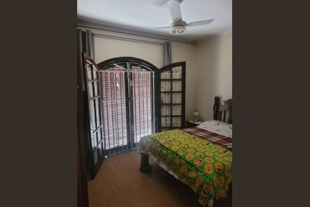 Casa à venda com 3 quartos, 158m² em Vila Scarpelli, Santo André