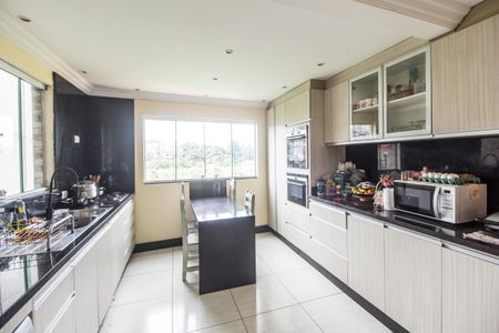 Casa para alugar com 370m², 2 quartos e 1 vagaCozinha