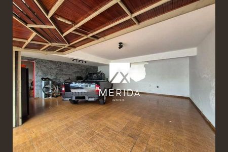 Casa à venda com 292m², 2 quartos e 6 vagas