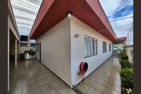 Casa à venda com 292m², 2 quartos e 6 vagas