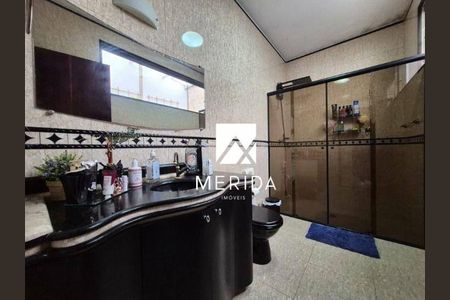 Casa à venda com 292m², 2 quartos e 6 vagas